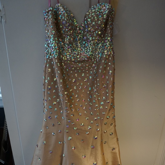 Prom Dress - Picture 5 of 8